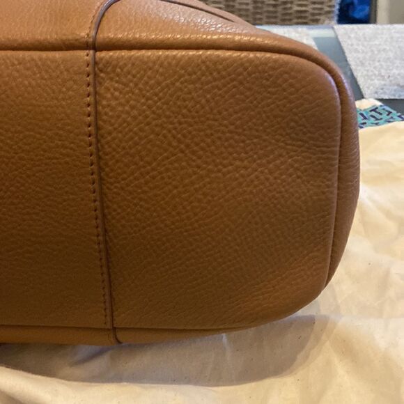 Tory Burch City Hobo Bag Never ever used with original dust bag caramel color - Picture 9 of 15